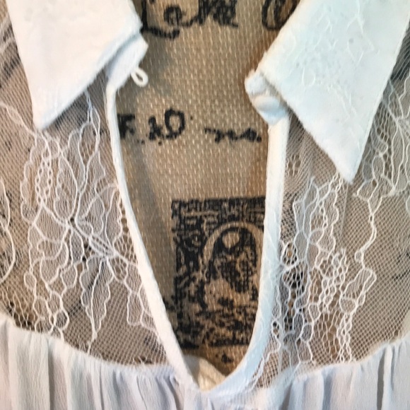 SOLD-Buckle Gimmicks top - Picture 3 of 4